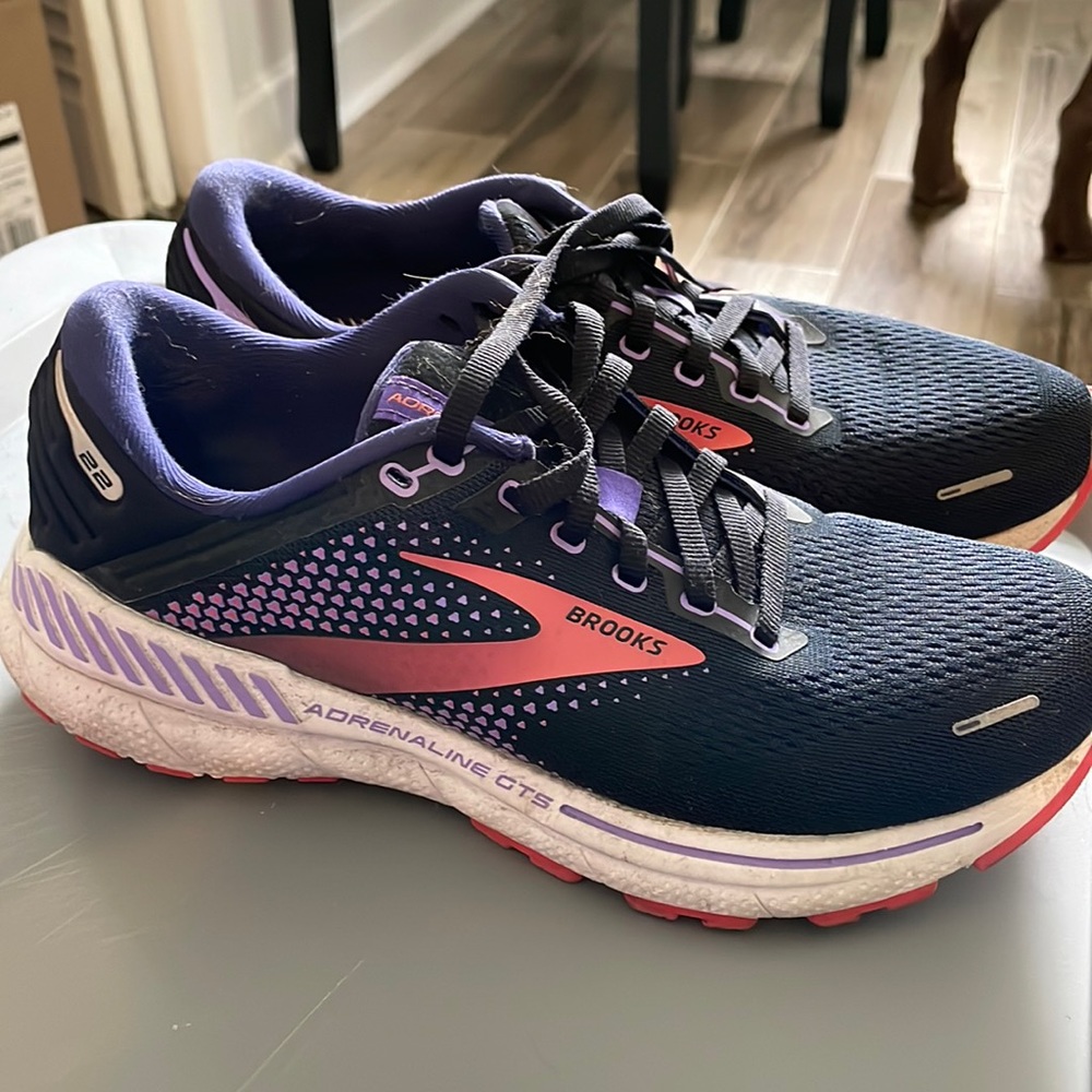 Brooks adrenaline 22.  Still have some life left in them!  Need insoles